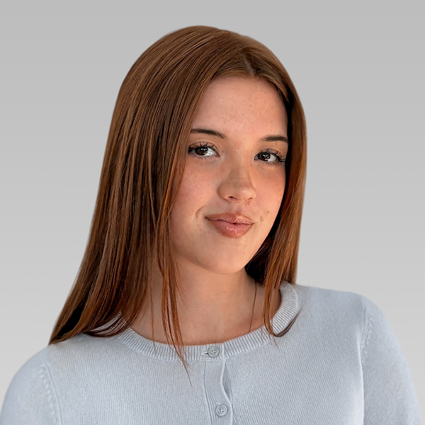 Headshot of Riley Bucholz